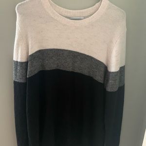 Old navy black gray and white sweater